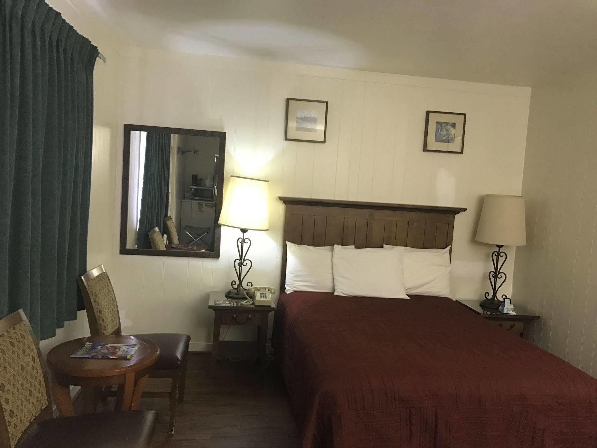 Canyonlands Motor Inn Monticello Exterior photo
