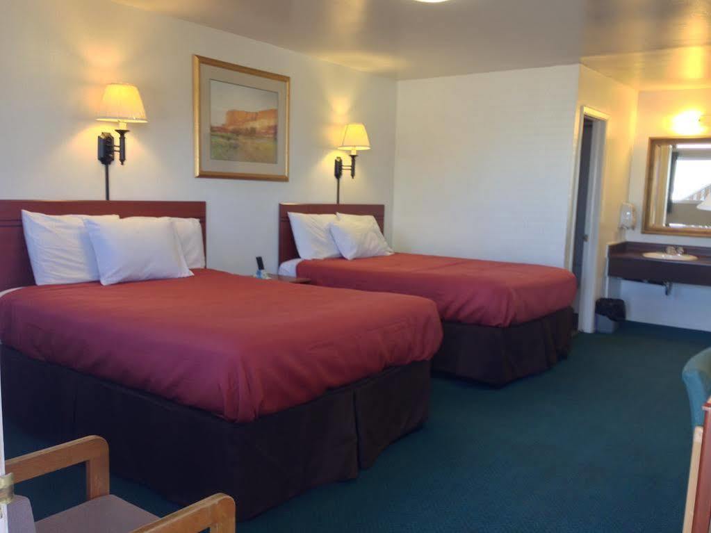 Canyonlands Motor Inn Monticello Exterior photo